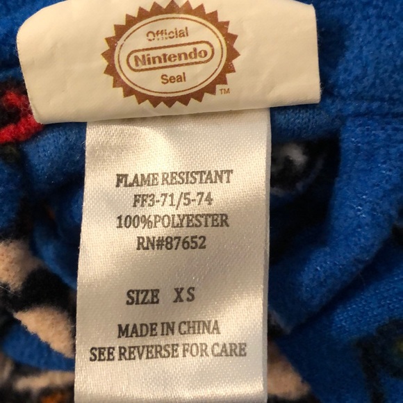 Super Mario Nintendo Belted Robe - Picture 8 of 8